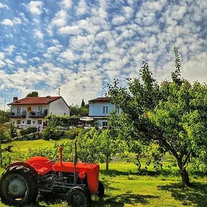  Gospodarstwo agroturystyczne 30 Włochy
