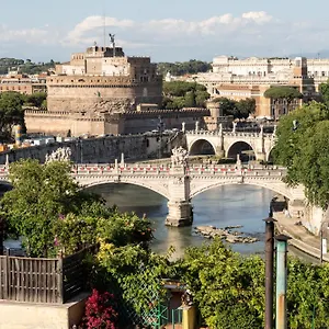 https://santonofrio-terrace-penthouse.it-romehotels.com
